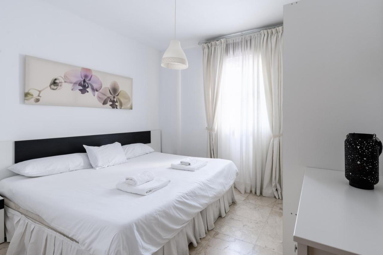 Ferienwohnung Holi-Rent Procurador Sevilla Exterior foto
